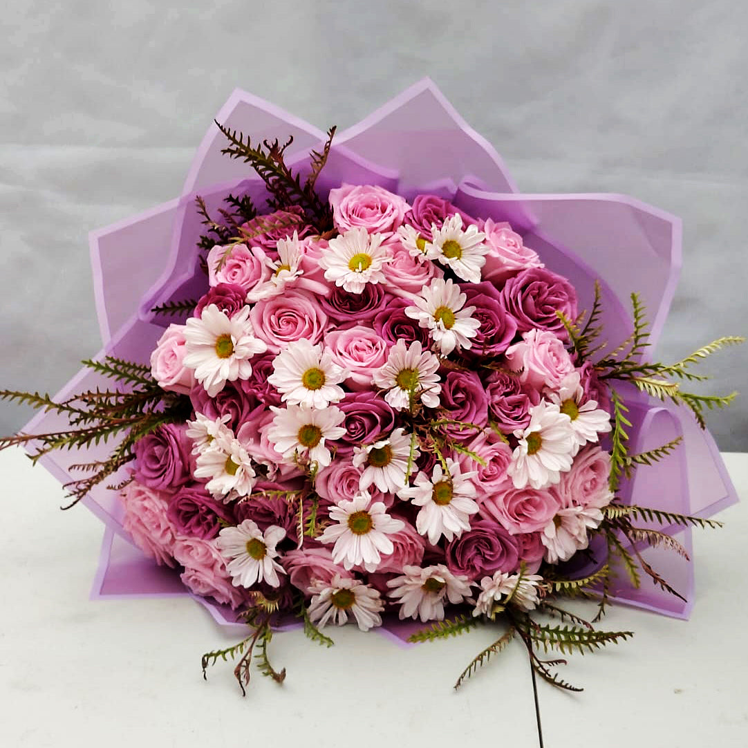 Ramo de Rosas con Margaritas